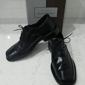 Johnston and Murphy Black Square Toed Shoe 8.5 M